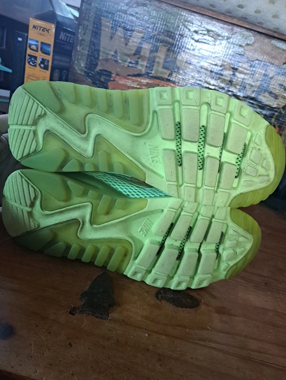 Nike WMNS Air Max 90 Ultra BR Sneakers Women's 7.5 Ghost/Electric Green 725061